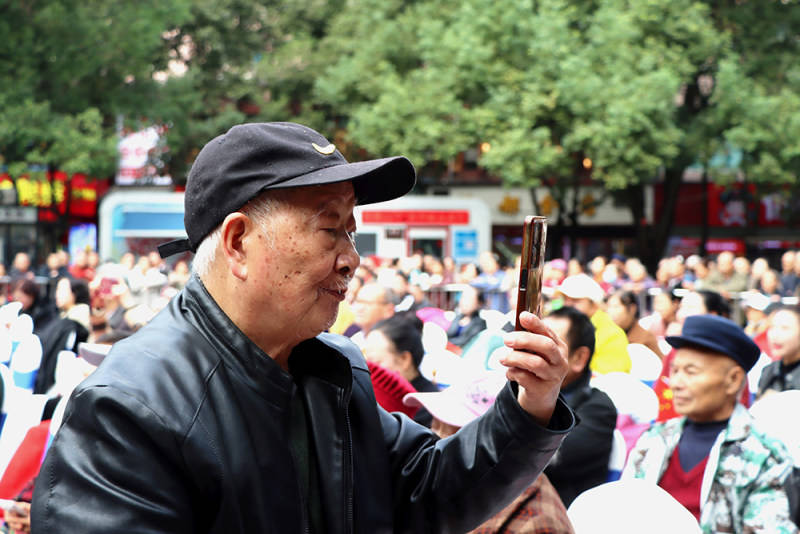 2025影像盤點 | 追逐光影 留住鄉愁——攝影師 李詩素