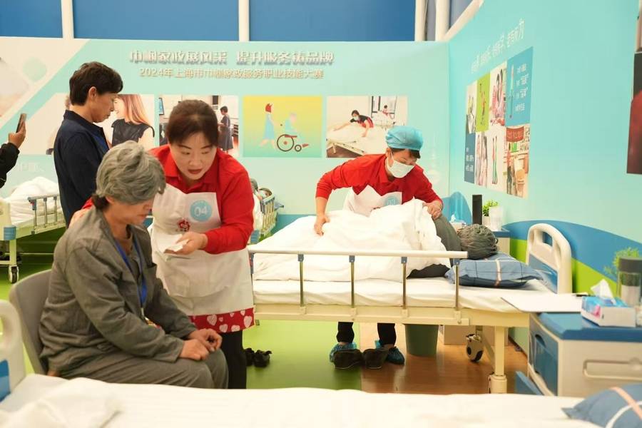 民生調查|家政行業如何邁向“員工制”？僱主、家政企業和家政員這樣說