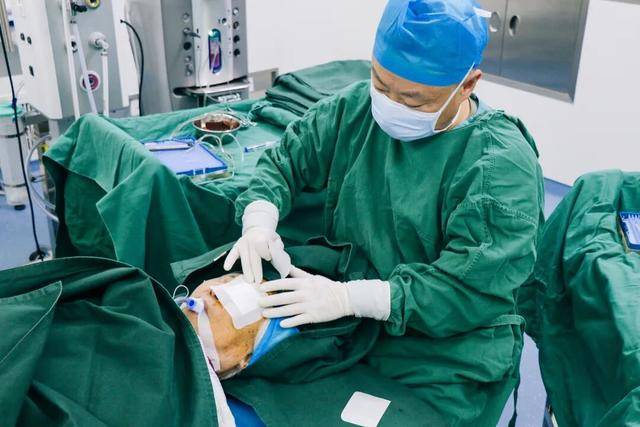 西安市長安區醫院眼科團隊成功救治一例急危重青光眼患者