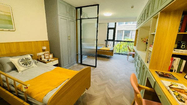 2025呼吸康復新方案：上海航圓護理院開展口琴療法，上海高階養老社羣查詢，透過樂器演奏訓練呼吸功能