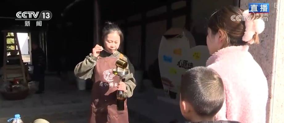 新年伊始消費升溫年貨市集火熱 “頂流”美食滿足味蕾活躍經濟