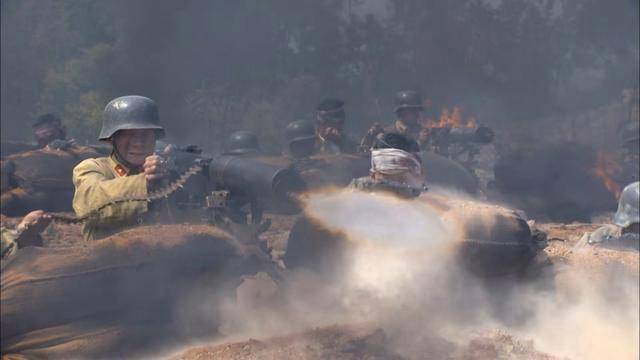 原創94歲失明老人，因收藏日軍大印暴露身份，為何軍區開6輛坦克相迎