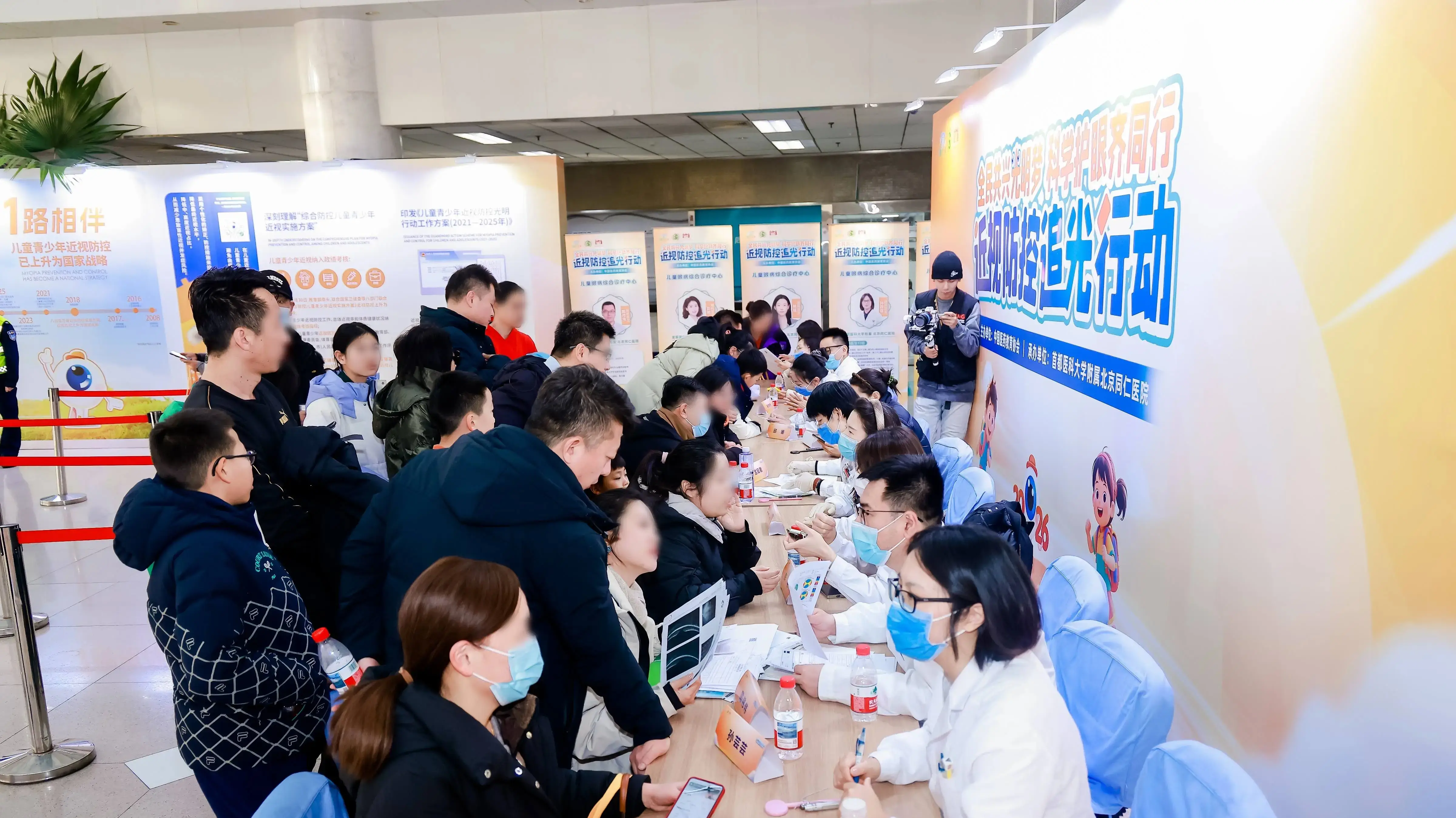 狐大醫 | 眼鏡度數年年加深？眼科專家談兒童近視防控核心要點