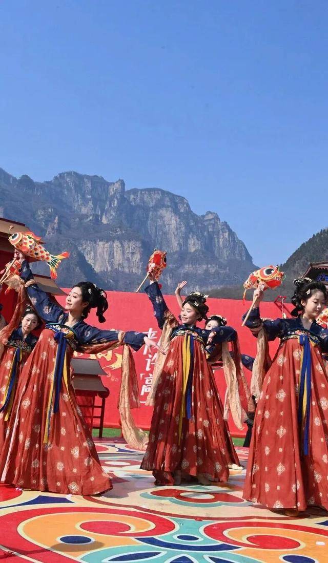 “民俗+科技”王炸組合，新鄉八里溝免費送票，邀你日夜連嗨鬧新春 | 春節象哪兒玩