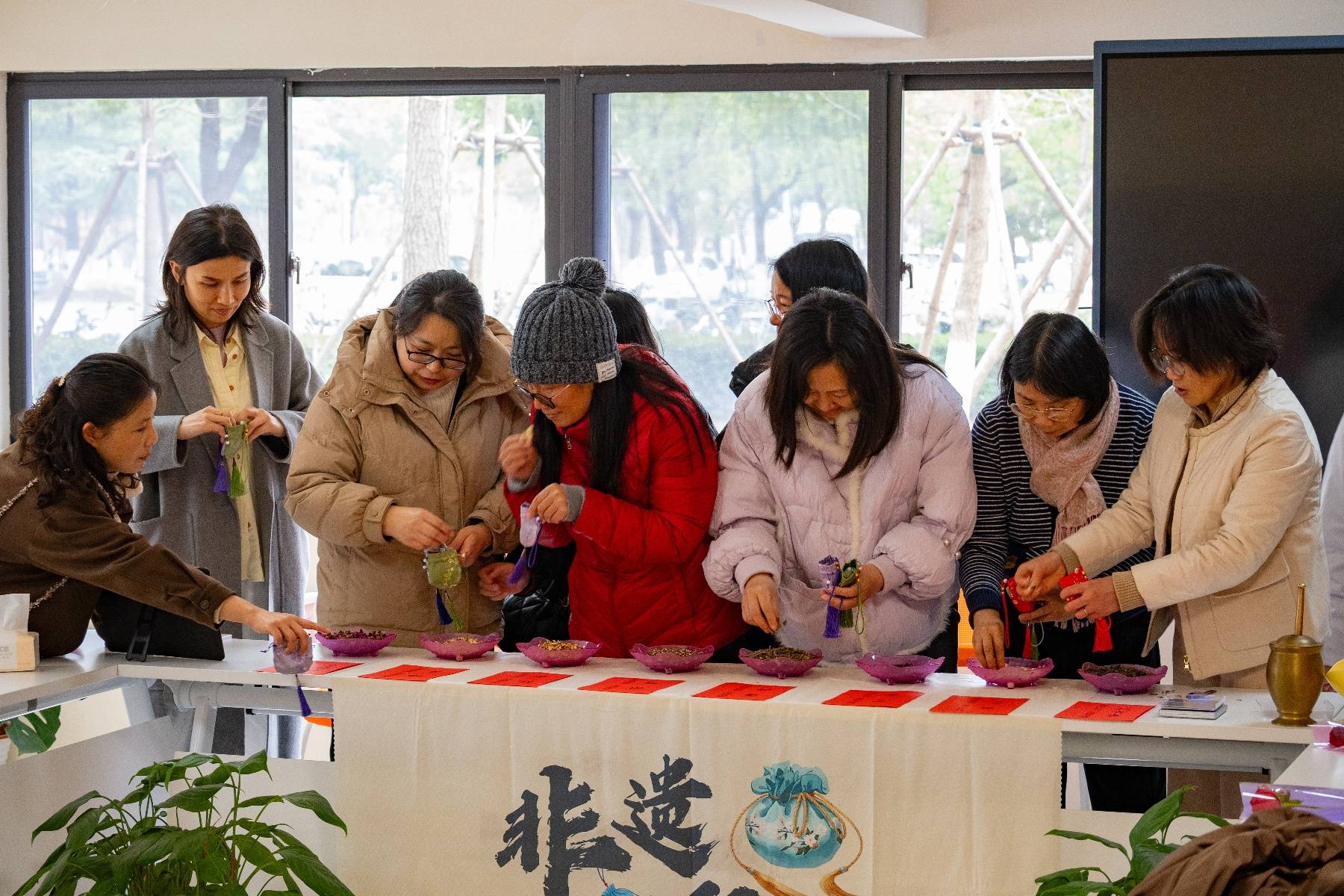 中南民族大學開展“三八”國際婦女節系列特色體驗活動