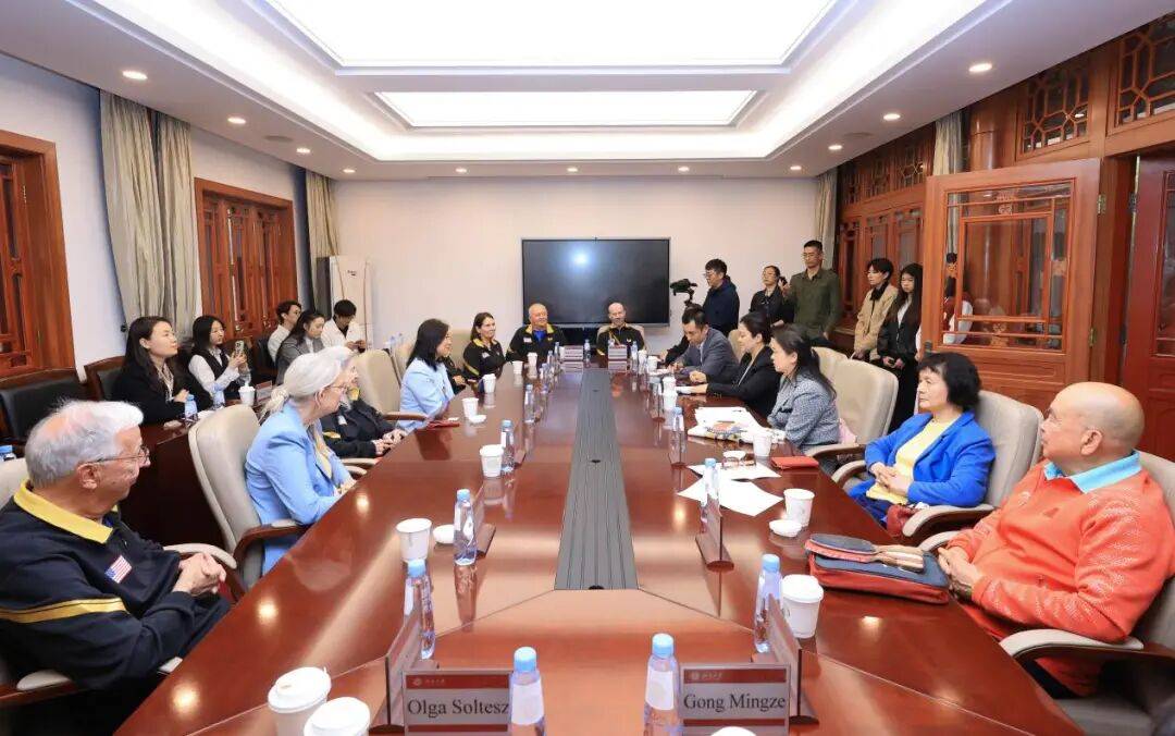 美國乒乓球協會代表團訪問北京大學